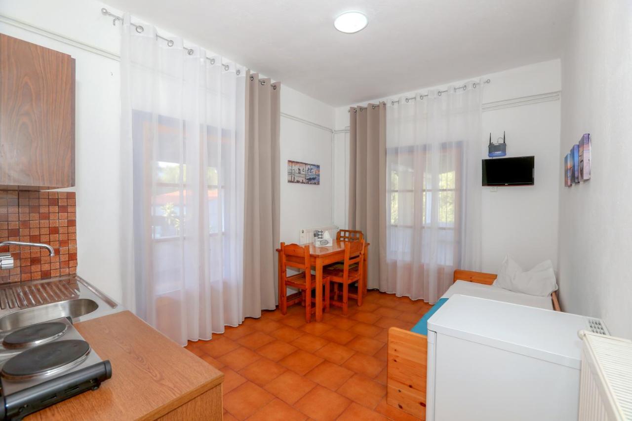 Athina Apartments Káto Korakiána Kültér fotó